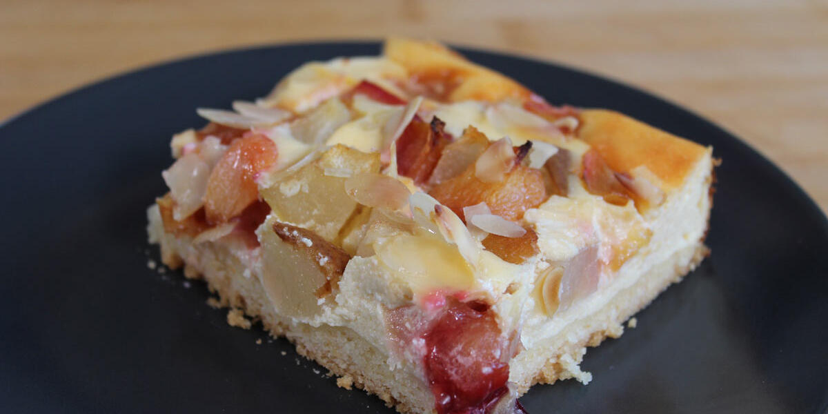 Fränkische Rezepte: Blechkuchen-Rezept mit Birnen und Pflaumen