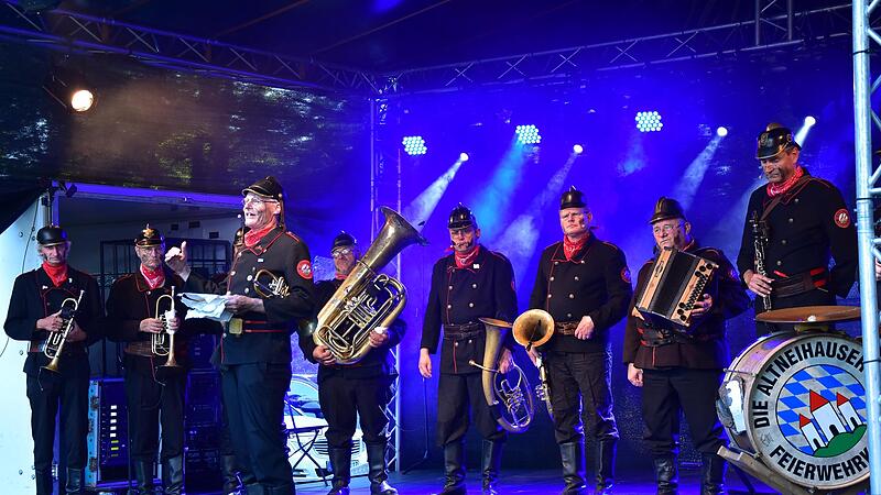 Ein besonderes Highlight war am Samstag der Auftritt der Altneihauser Feierwehrkapell&acute;n beim Kultursommer im Schlosspark Oberschwappach.