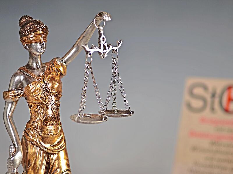 Justitia soll ab Dienstag über einen Mann aus dem Kulmbacher Land ohne Ansehen der Person Recht sprechen. Symbolbild Justitia soll ab Dienstag über einen Mann aus dem Kulmbacher Land ohne Ansehen der Person Recht sprechen. Symbolbild