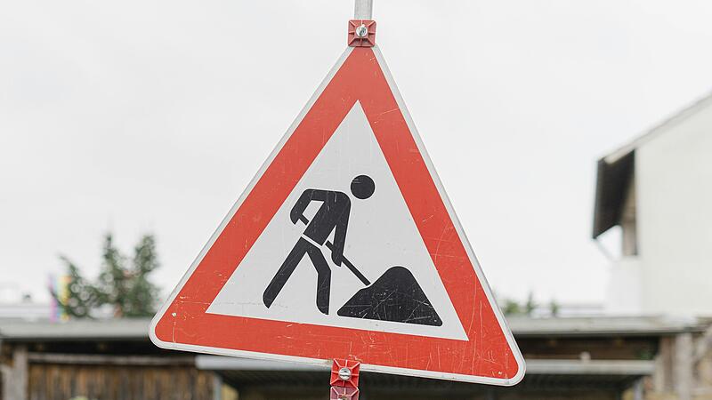 Straßensperrungen wegen Glasfaserausbaus im Breich Obervolkach. Straßensperrungen wegen Glasfaserausbaus im Breich Obervolkach.