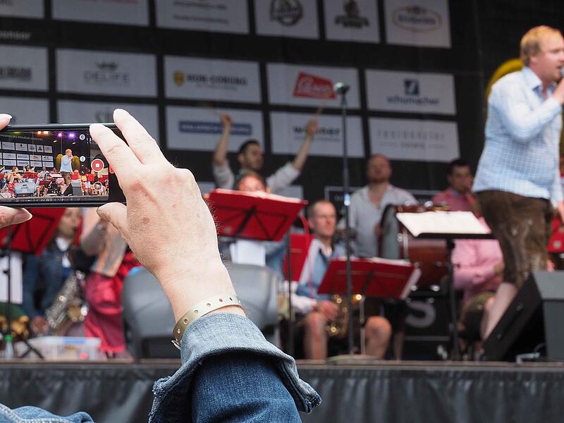 Stimmung beim Schlossplatzfest 2023 in Coburg