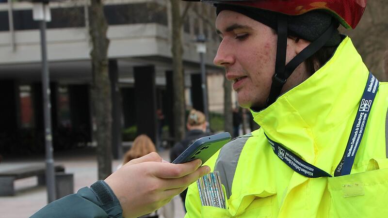 Anzeigenhauptmeister schreibt in Coburg Falschparker auf und will sie beim Ordnungsamt anzeigen