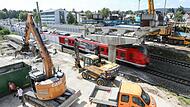 Die Piastenbrücke ist bereits zur Hälfte abgerissen – seit heute ist die Bahnverbindung nach Bamberg außerdem komplett gesperrt.Forchheim & Fränkische Schweiz