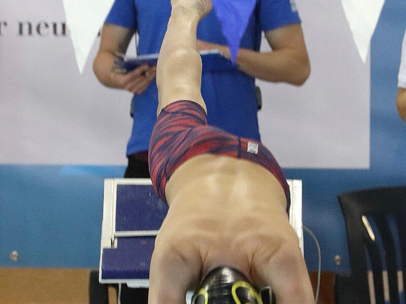 Der 14-j&auml;hrige Kimi Br&uuml;ckner aus Harsdorf ist einer der besten sehbehinderten Schwimmer in Deutschland.