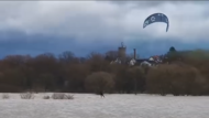 Coburgerin hat Kitesurfer im Itzgrund gesichtet. Offenbar haben sie das Hochwasser und den Wind ausgenutzt.