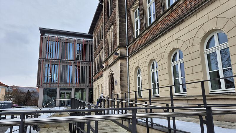 Im Kronacher Kreisausschuss wurde deutlich: Die Bildungseinrichtung hat die volle Unterst&uuml;tzung der Politik. Die finanziellen Mittel werden nicht gek&uuml;rzt.