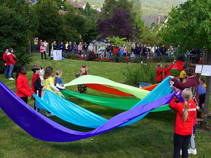 Tanz-Flashmob im Siebener-Park Bad Br&uuml;ckenau.