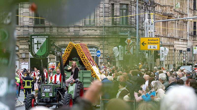 Fränkischer Erntedankfestzug im Rahmen der Michaelis-Kirchweih