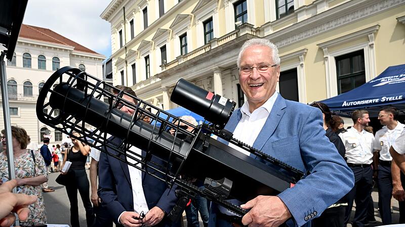 Festveranstaltung "80 Jahre Bayerische Polizei" Festveranstaltung "80 Jahre Bayerische Polizei"