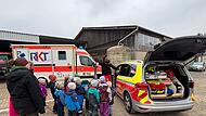 Rettungsfahrzeuge im Waldkindergarten
