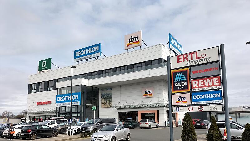 2017 wurde der Decathlon in Hallstadt er&ouml;ffnet, seither klagt die Stadt Bamberg auch gegen den Bebauungsplan.