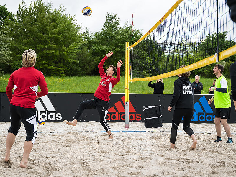1. FC N&uuml;rnberg bolzt mit dem Special-Olympics-Team Deutschland in Herzogenaurach 2023