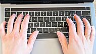 Bei der zentralen Verwaltungs-IT des Landkreises Forchheim sinken die Kosten von 1,92 auf 1,67 Millionen, weil weniger Laptops gebraucht werden.