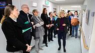 Rundgang durch die Fotoausstellung mit Museumsleiterin Annette Späth und Kulturpädagogin Michaela Schmidt. Von links: Kulturpädagogin Michaela Schmidt, Oberbürgermeister Dr. Dirk Vogel, Sabine Dittmar, Mitglied des Deutschen Bundestages /Staatssek... Rundgang durch die Fotoausstellung mit Museumsleiterin Annette Späth und Kulturpädagogin Michaela Schmidt. Von links: Kulturpädagogin Michaela Schmidt, Oberbürgermeister Dr. Dirk Vogel, Sabine Dittmar, Mitglied des Deutschen Bundestages /Staatssek...