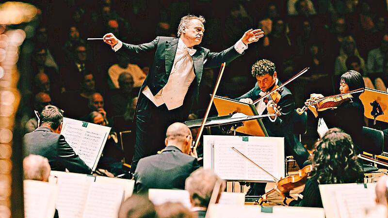 Jonathan Nott ist für den Saisonauftakt als Dirigent der Bamberger Symphoniker zurückgekehrt. Marian Lenard Jonathan Nott ist für den Saisonauftakt als Dirigent der Bamberger Symphoniker zurückgekehrt. Marian Lenard