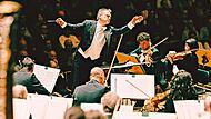Jonathan Nott ist f&uuml;r den Saisonauftakt als Dirigent der Bamberger Symphoniker zur&uuml;ckgekehrt. Marian Lenard