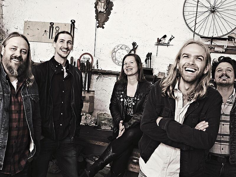 Die Band „Oporto“ aus Bamberg eröffnet die Jubiläums-Schlossfestspiele. Schlosstheater Thurnau Die Band „Oporto“ aus Bamberg eröffnet die Jubiläums-Schlossfestspiele. Schlosstheater Thurnau