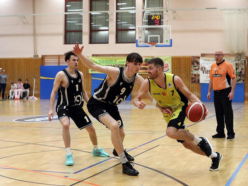 Sven Lorber (rechts) erzielte im letzten Saisonspiel 30 Punkte f&uuml;r den TSV Tr&ouml;ster Breiteng&uuml;&szlig;bach.