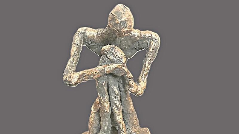In der Ausstellung in der ehemaligen Synagoge Heubach wird unter anderem diese Skulptur zum Thema „Trägheit" zu sehen sein. Annette Scheder In der Ausstellung in der ehemaligen Synagoge Heubach wird unter anderem diese Skulptur zum Thema „Trägheit" zu sehen sein. Annette Scheder