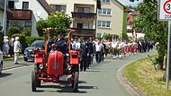 Der Festzug in Elbersberg wurde angeführt von einem Dieselross aus den 1950er Jahren.Forchheim & Fränkische Schweiz Der Festzug in Elbersberg wurde angeführt von einem Dieselross aus den 1950er Jahren.Forchheim & Fränkische Schweiz
