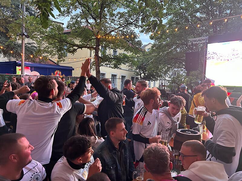 Fußball-EM: Public Viewing in CoburgFußball-EM 2024: So feiert Coburg Fußball-EM: Public Viewing in CoburgFußball-EM 2024: So feiert Coburg