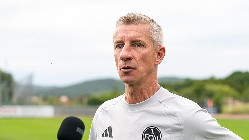 Kennt das Gelände des SV Gloria Weilersbach gut: Der U19-Trainer des 1. FC Nürnberg und Clublegende Marek Mintal im FT-Interview. Kennt das Gelände des SV Gloria Weilersbach gut: Der U19-Trainer des 1. FC Nürnberg und Clublegende Marek Mintal im FT-Interview.