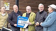 Bei der Scheck&uuml;bergabe (v. l.) J&uuml;rgen Christa, Peter Muhr, Matthias Deuber, Wolfgang M&ouml;hrlein und Georg Lunz.