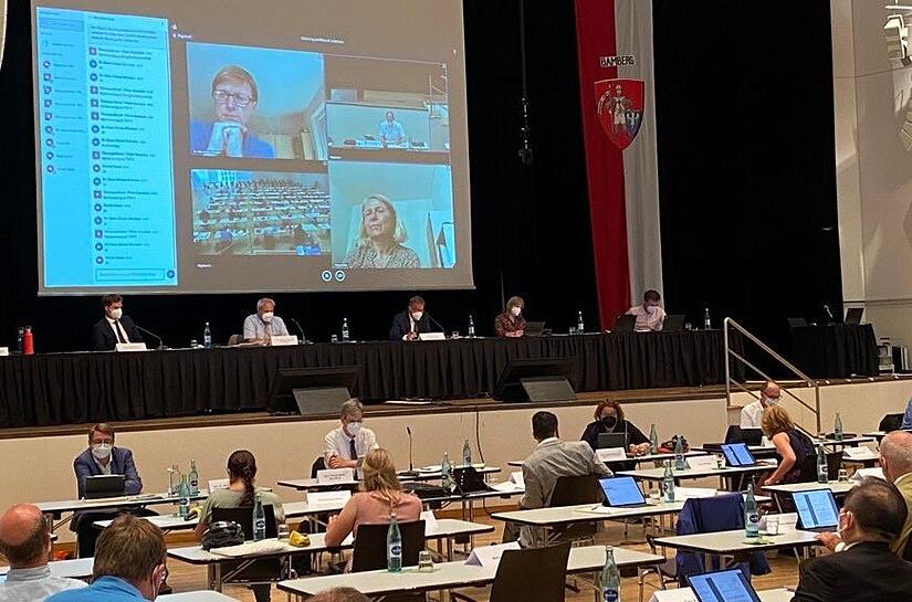 Stadtr&auml;te k&ouml;nnen sich via Videokonferenz zur Sitzung einklinken.