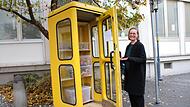 Tina gehlen-Hopf von Foodsharing freut sich über den neuen „Fair-Teiler“ in der Metzgergasse in Coburg. Tina gehlen-Hopf von Foodsharing freut sich über den neuen „Fair-Teiler“ in der Metzgergasse in Coburg.