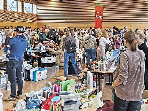 Mächtig was los war beim SPD-Kinderflohmarkt.