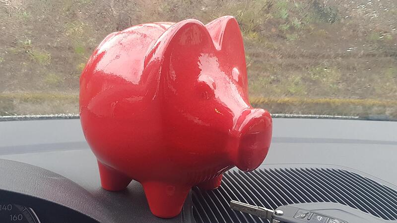 Das Sparschwein im Blick: Viele Autokäufer bevorzugen heute kleine und energiesparende Fahrzeuge. Das Sparschwein im Blick: Viele Autokäufer bevorzugen heute kleine und energiesparende Fahrzeuge.