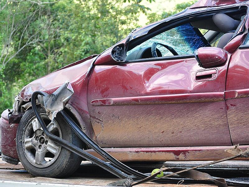Autos nach Unfall im Kreis Ha&szlig;berge abgeschleppt