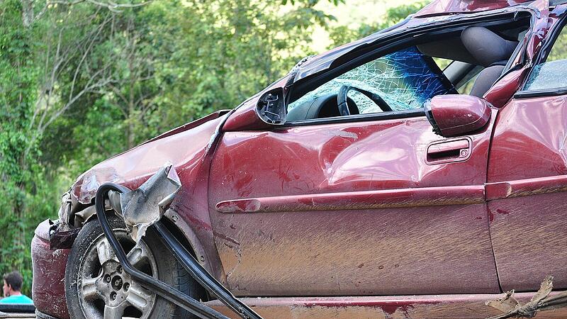 Autos nach Unfall im Kreis Ha&szlig;berge abgeschleppt
