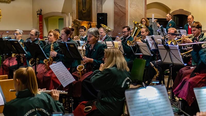 Ein wunderbares Adventskonzert gestaltete der Musikverein Knetzgau vor Kurzem in der  Knetzgauer Kirche.