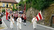 Kirchenparade nach dem Festgottesdienst zum Dorfplatz. Kirchenparade nach dem Festgottesdienst zum Dorfplatz.