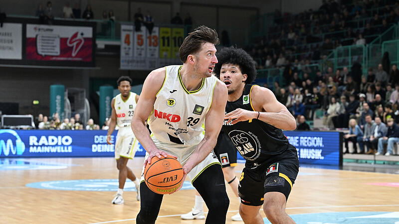 Sport Basketball 2. Bundesliga PROA Saison 2025 / 2026  20.. Spieltag  am Sonntag  01.02.2026 Spielort  Bayreuth Oberfrankenhalle   Spielbeginn 15.00 h   BBC Bayreuth gegen Bozic Estriche Knights Kirchheim  Halbzeitergebnis Willem Brandwijk # 39 Tylan Pop