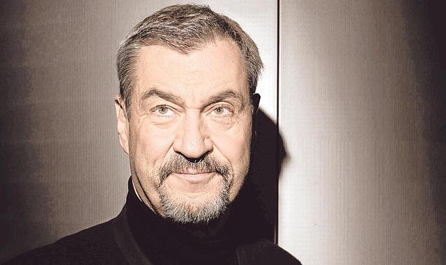 „Wenn man zum Elfmeter antritt und nur darüber nachdenkt, dass man verschießen könnte, wird das nichts“: Markus Söder fordert mehr Mut zu klaren politischen Entscheidungen. „Wenn man zum Elfmeter antritt und nur darüber nachdenkt, dass man verschießen könnte, wird das nichts“: Markus Söder fordert mehr Mut zu klaren politischen Entscheidungen.