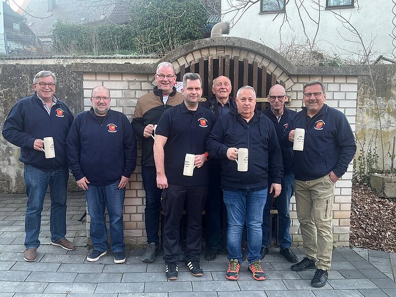 Vorstand und Mitglieder des Felsenkellervereins Lonnerstadt.