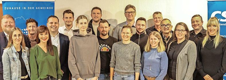 Die Kandidaten der CSU Heßdorf (v. l.): Axel Gotthardt, Karolin Katona, Benedikt Hofmann, Natascha Petersik, Markus Windisch, Christian Dorweiler, Rosalie Ort, Lukas Willert, Florian Ort, Robert Ort, Marina Leipold, Timo Schüßler, Franziska Götz, Oliver Schüßler (hinten), Stefan Martin, Susanne Gumbrecht, Christoph Schnappauf (Ergänzungskandidat) und Kathrin Kraus.