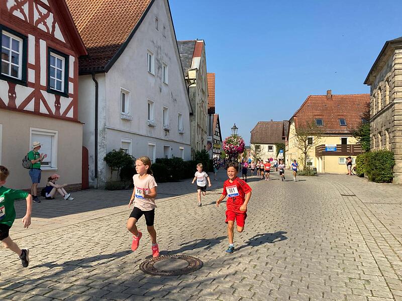 Samstag Kinderläufe Fränkische Schweiz Marathon 2024 Samstag Kinderläufe Fränkische Schweiz Marathon 2024