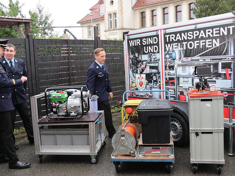 Kreisbrandinspektor Stefan Zapf, Martin Höfs und Pascal Wöhner (von links)