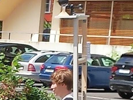 Mit einem selbst entwickelten Messrucksack waren die Sch&uuml;ler des Jack-Steinberger-Gymnasiums unterwegs.
