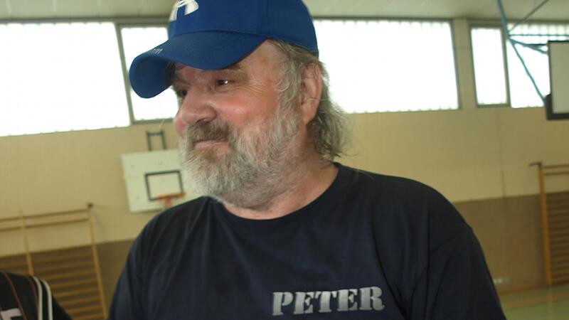 Ohne ihn w&uuml;rde es keinen Basketball in der Gro&szlig;gemeinde Oerlenbach geben: Trainer und Vision&auml;r Peter Iberl.