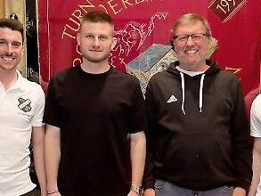 Zwei besondere Ehrungen gab es beim TSV Arnshausen: (von links) Tobias Wedler (1. Vorsitzender), Christian Kiesel, Dieter Six, Jonas Bayer (2. Vorsitzender). Zwei besondere Ehrungen gab es beim TSV Arnshausen: (von links) Tobias Wedler (1. Vorsitzender), Christian Kiesel, Dieter Six, Jonas Bayer (2. Vorsitzender).