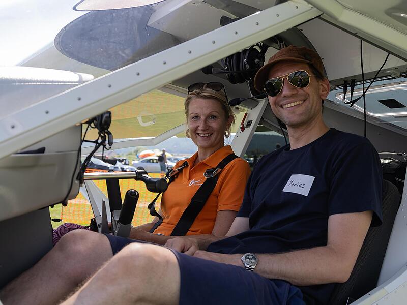Marius Kuttner ist ein erfahrener Pilot, wie sein Vater und Gro&szlig;vater vor ihm. Beruhigend f&uuml;r die Passagierin.