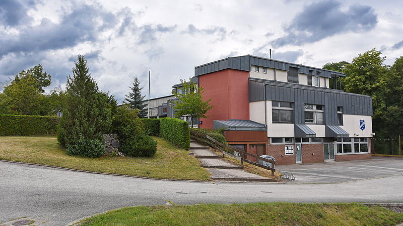 Das Gemeindezentrum in Hausen wird saniert.
