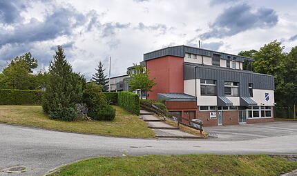 Das Gemeindezentrum in Hausen wird saniert.