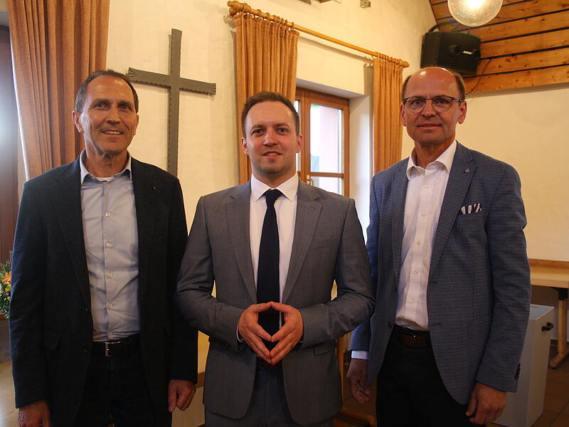 Die neuen B&uuml;rgermeister von Obertrubach: Roland W&ouml;lfel, Alexander Lang und Bernd Reichel (v.l.).