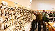 Geweihe und Geh&ouml;rne s&auml;umen die W&auml;nde: Bei der Hegeschau in Weingarts werden die Absch&uuml;sse des vergangenen Jagdjahres &ouml;ffentlich dokumentiert und fachlich bewertet.