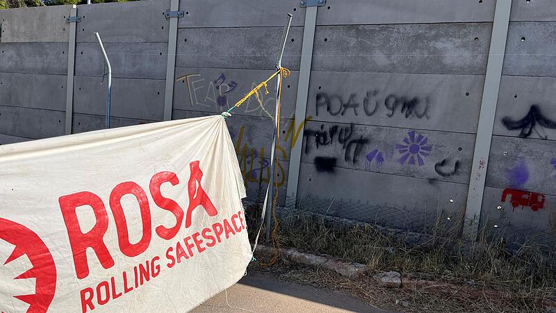 Dieses Banner signalisiert den Gefl&uuml;chteten, dass der Truck da ist.Forchheim & Fr&auml;nkische Schweiz